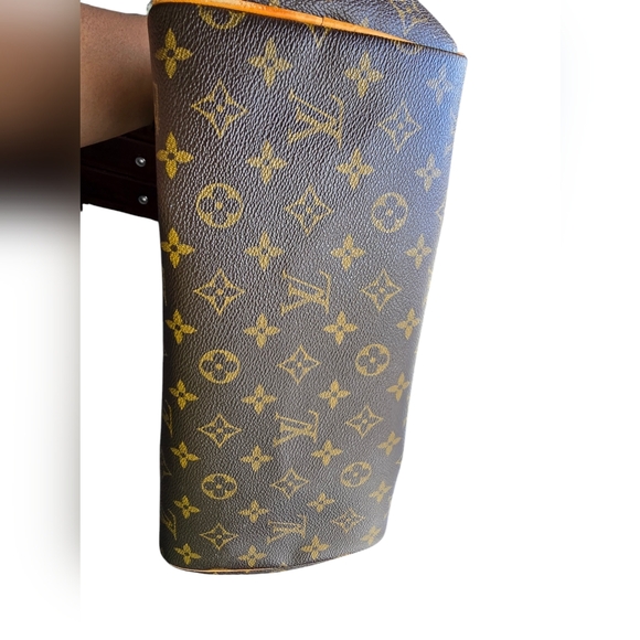 Louis Vuitton Montorgueil Monogram PM Shoulder/Bowler Bag. - Picture 10 of 13